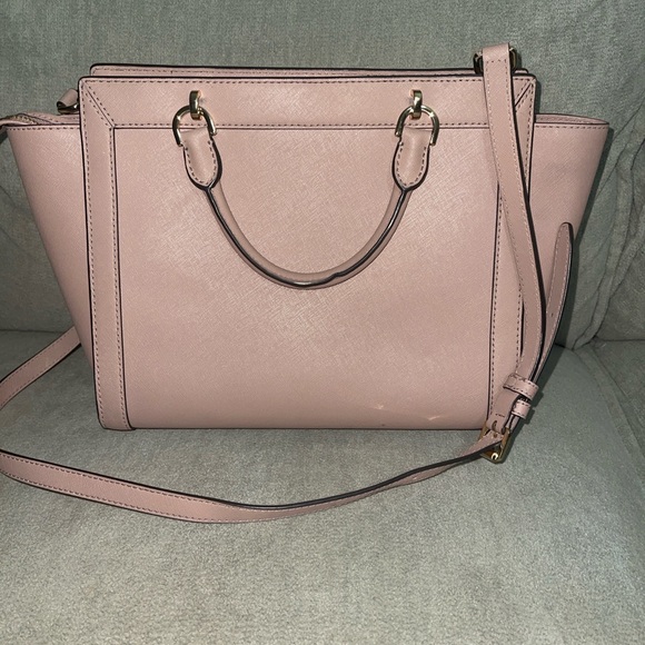 Michael kors powder blush pink purse - Picture 4 of 7